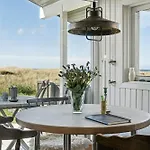 度假居 Retro With Sea View At Tornby *